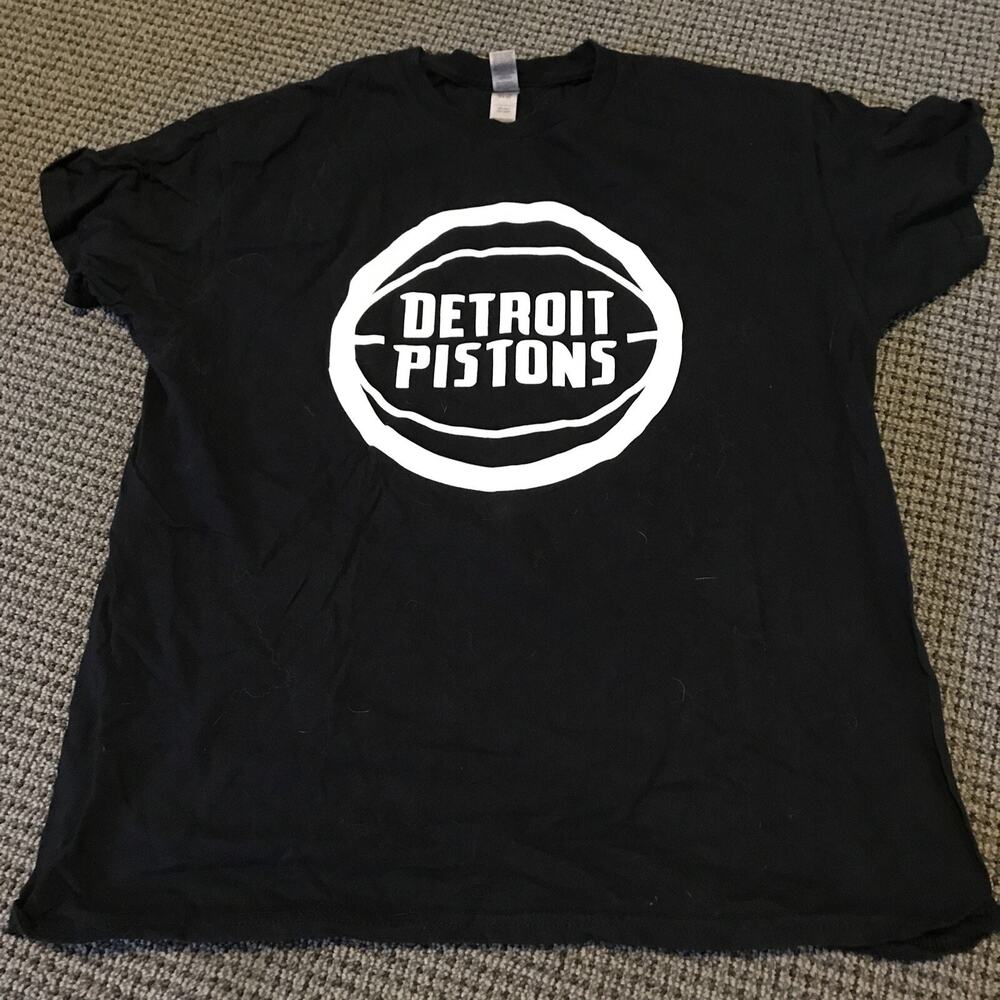 Detroit Pistons Black Large Gildan‎ Heavy Cotton Tee Shirt